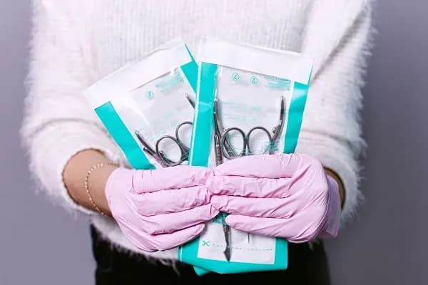 Skuteczne metody sterylizacji narzędzi do manicure, aby uniknąć zakażeń Skuteczne metody sterylizacji narzędzi do manicure, aby uniknąć zakażeń