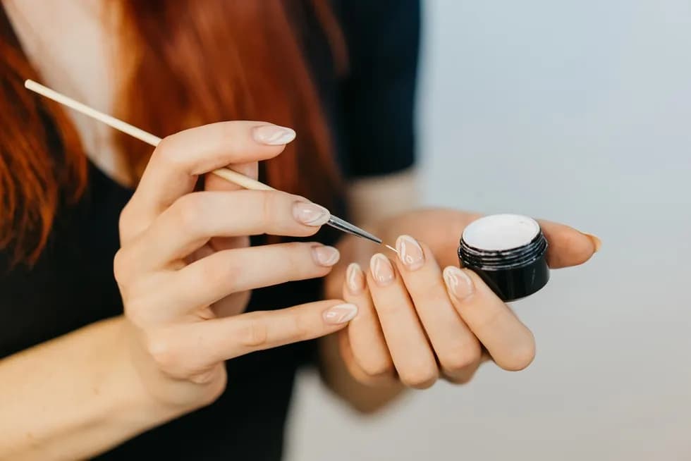 Manicure żelowy krok po kroku: proste instrukcje na perfekcyjny efekt Manicure żelowy krok po kroku: proste instrukcje na perfekcyjny efekt