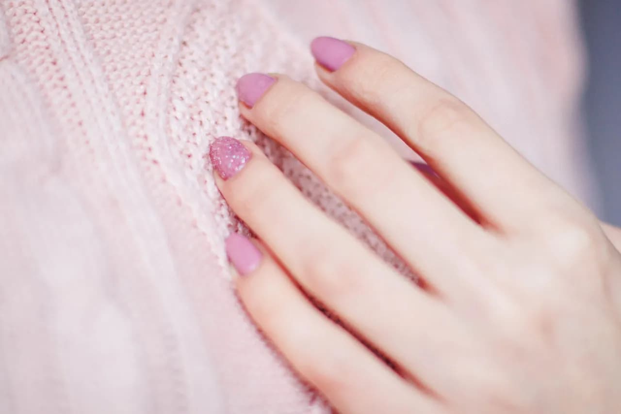 Manicure kombinowany – co to znaczy i dlaczego warto go wypróbować? Manicure kombinowany – co to znaczy i dlaczego warto go wypróbować?