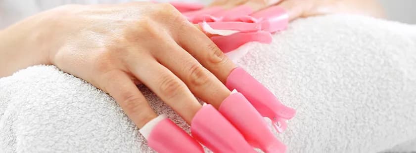 Skuteczne metody usuwania manicure hybrydowego bez uszkadzania paznokci Skuteczne metody usuwania manicure hybrydowego bez uszkadzania paznokci