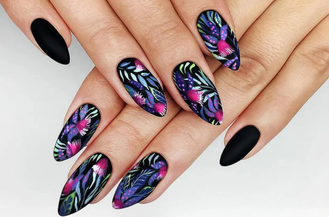 Ile kosztuje manicure hybrydowy u kosmetyczki? Ceny w Warszawie i innych miastach Ile kosztuje manicure hybrydowy u kosmetyczki? Ceny w Warszawie i innych miastach