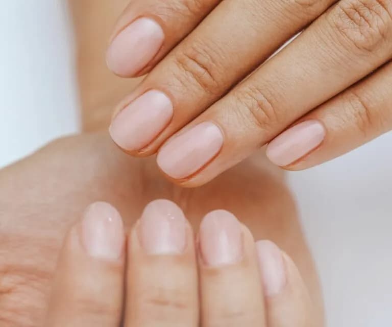 Manicure leczniczy: jak poprawić zdrowie paznokci i skórek? Manicure leczniczy: jak poprawić zdrowie paznokci i skórek?