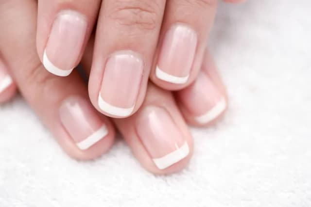 Ile trwa manicure japoński? Czas trwania i co wpływa na długość zabiegu Ile trwa manicure japoński? Czas trwania i co wpływa na długość zabiegu