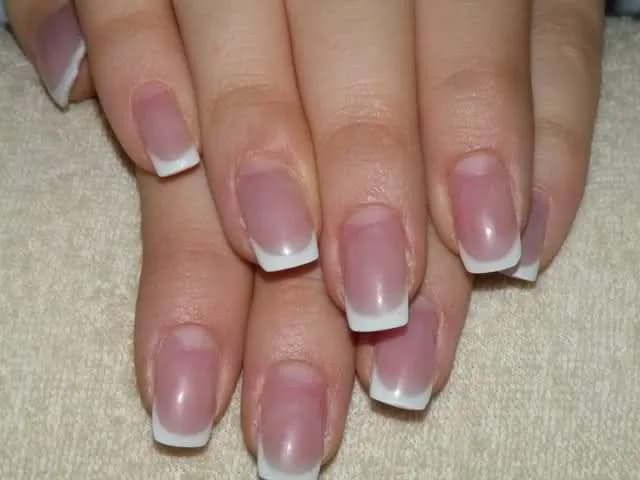 Ile można trzymać manicure hybrydowy? Kluczowe informacje i porady Ile można trzymać manicure hybrydowy? Kluczowe informacje i porady