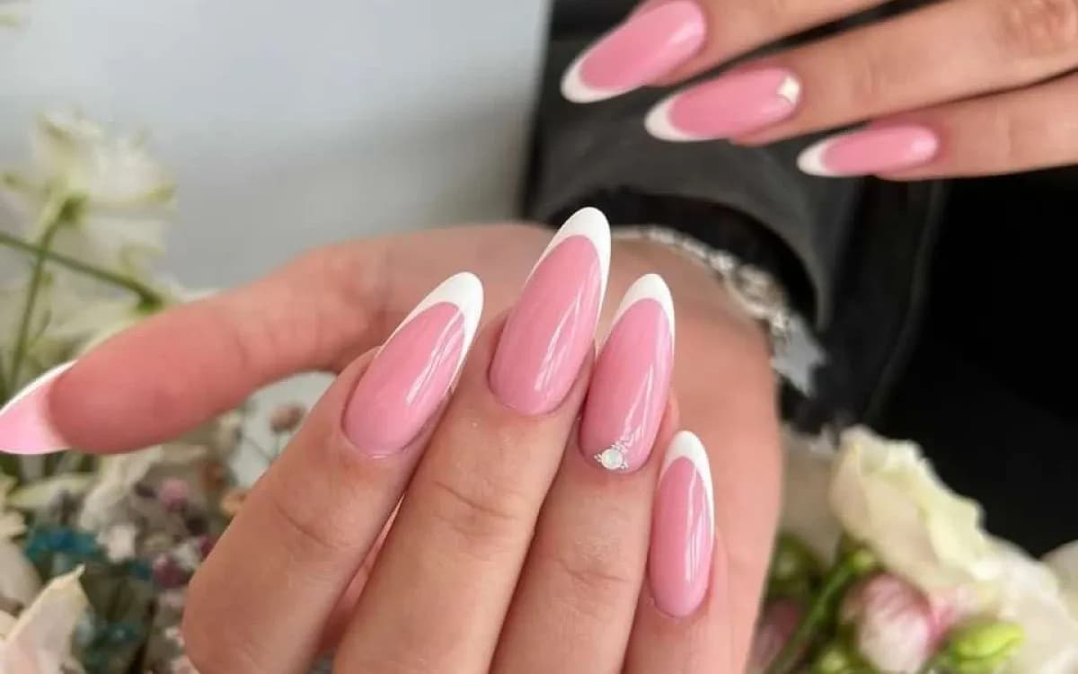 Jak zrobić manicure hybrydowy French w prosty sposób i uniknąć błędów? Jak zrobić manicure hybrydowy French w prosty sposób i uniknąć błędów?