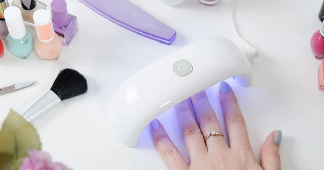 Jak używać urządzenia do manicure i pedicure? Zrób to bezbłędnie! Jak używać urządzenia do manicure i pedicure? Zrób to bezbłędnie!